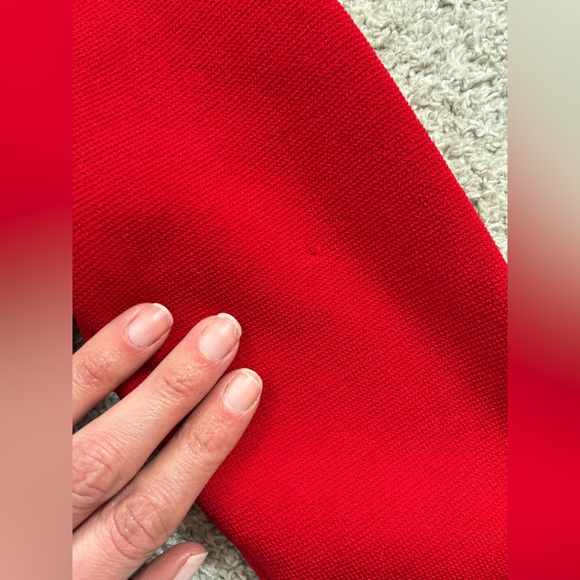 Express Lipstick Red V-Neck Long Sleeve Body Contour Cropped Sweater - Picture 3 of 5